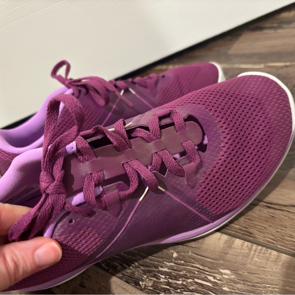 Nike Women's Maroon and Pink Athletic Shoes - Picture 5 of 10